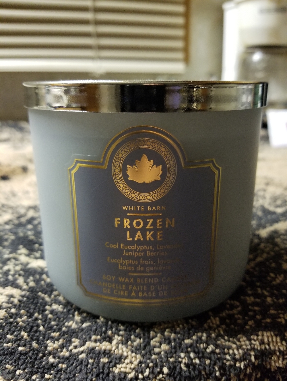 🍁🌺🌻💡🌲🐳White Barn Frozen Lake 14.5 oz triple wick soy wax blend candle